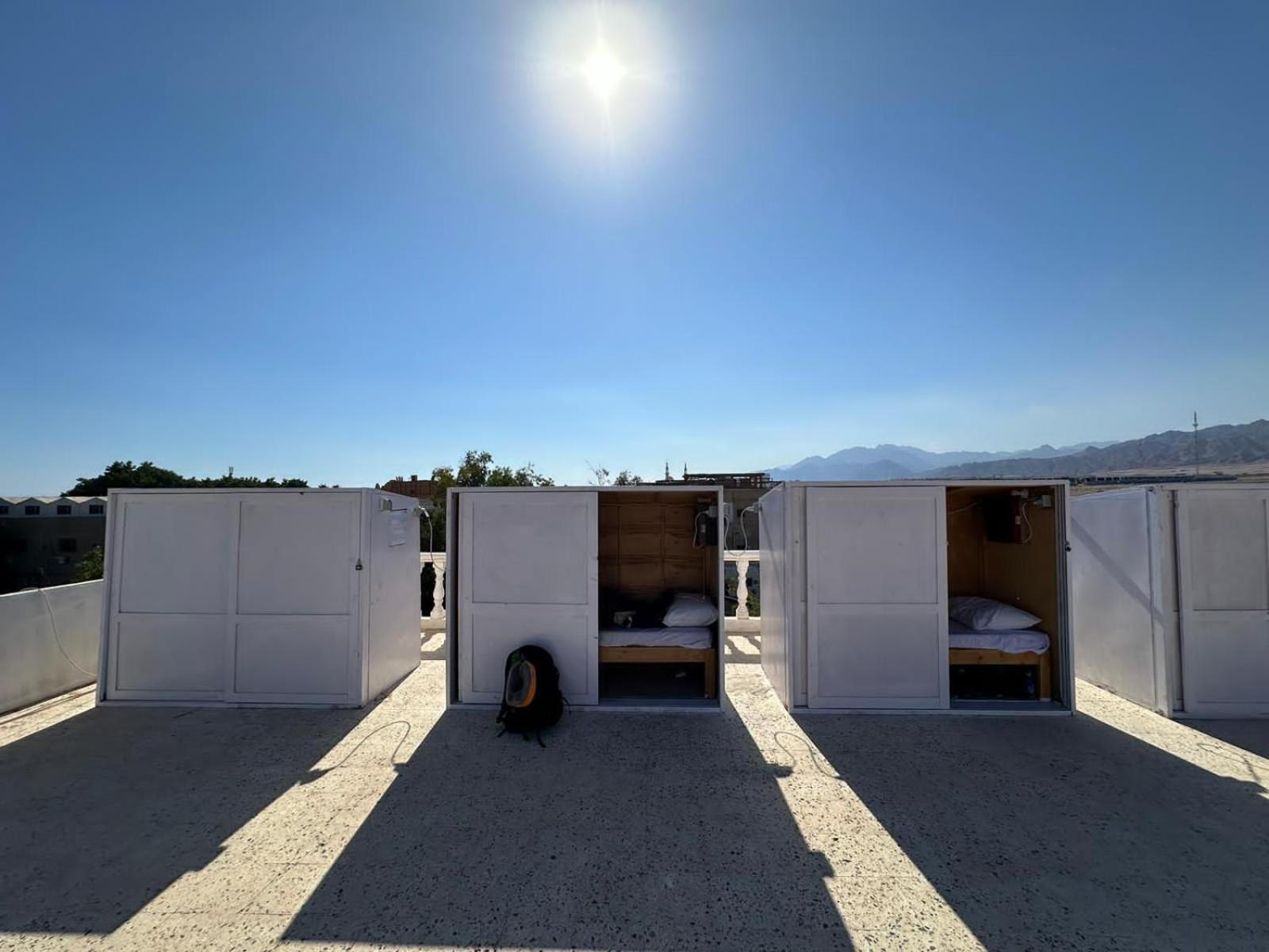 Nautilus Capsules Vandrarhem Dahab Exteriör bild